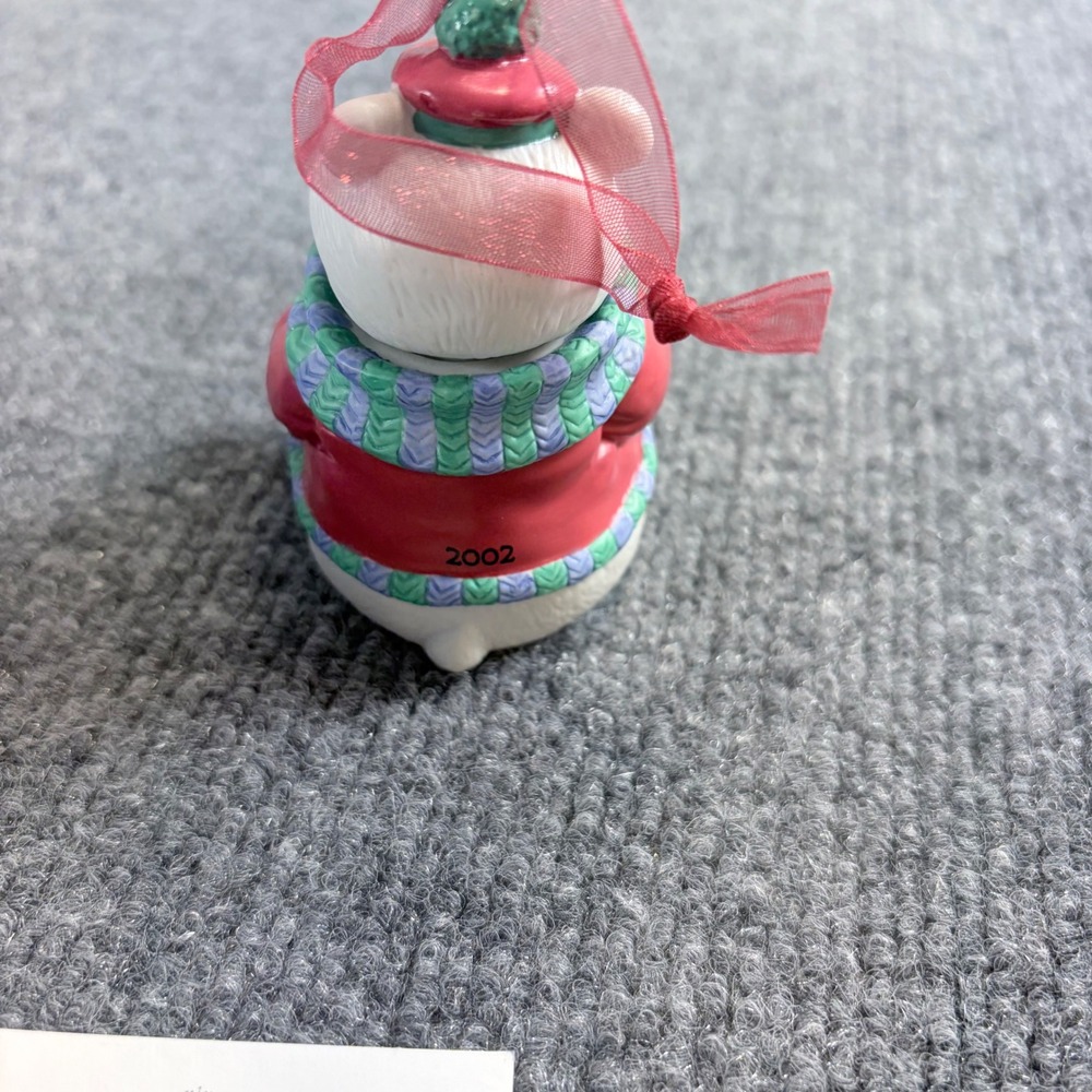 Hallmark Keepsake Sweet Tooth Treats 2002 Polar Bear Porcelain Ornament QX8193 - Picture 4 of 6
